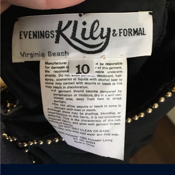 Stunning K Lily Black velvet long formal gown w/beaded halter neck - Picture 4 of 5